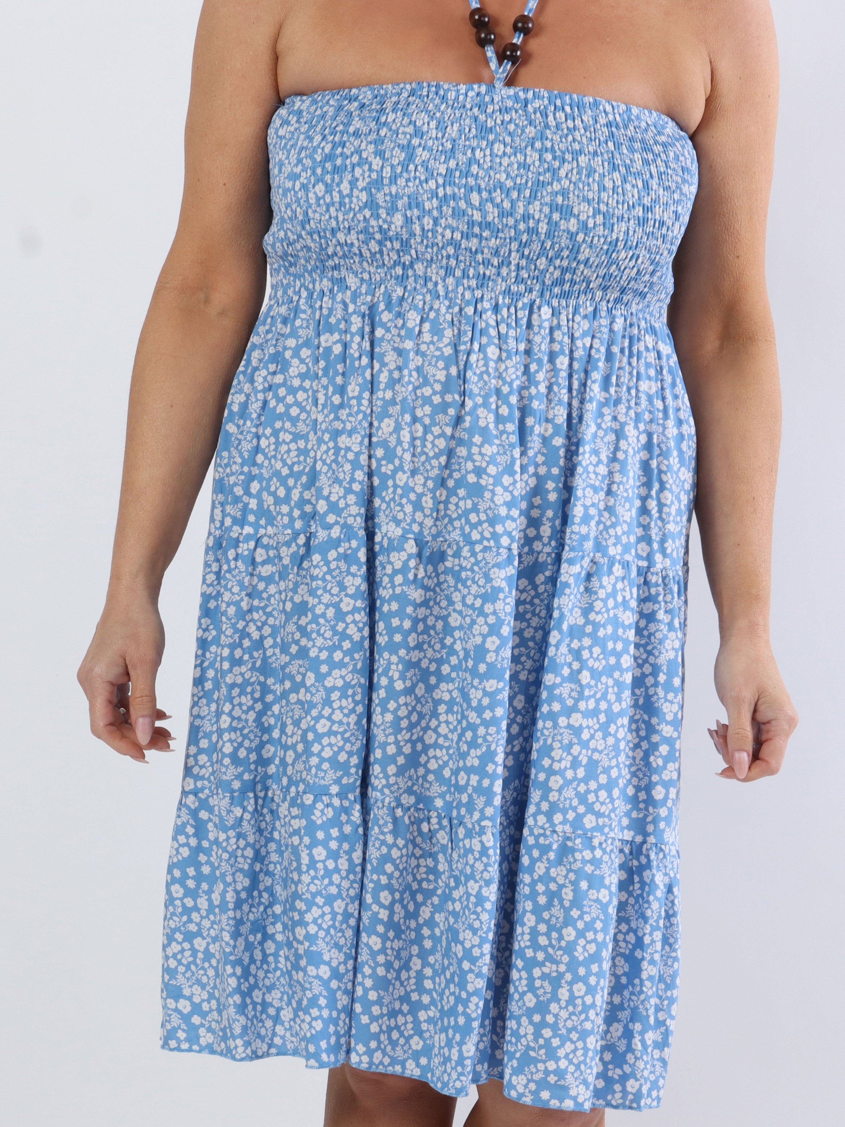 Aria Flower - Kort plus size kjole med smock i blomsterprint